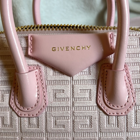 Mini Antigona Leather Satchel Givenchy in Tender Pink NWT - Picture 14 of 17